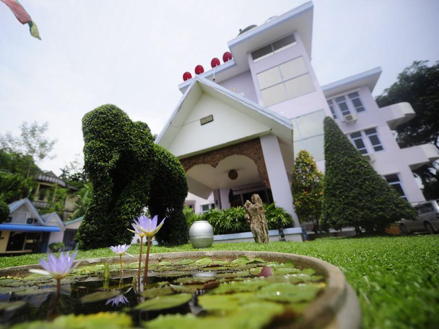 Cinderella Hotel Mawlamyine Exterior foto